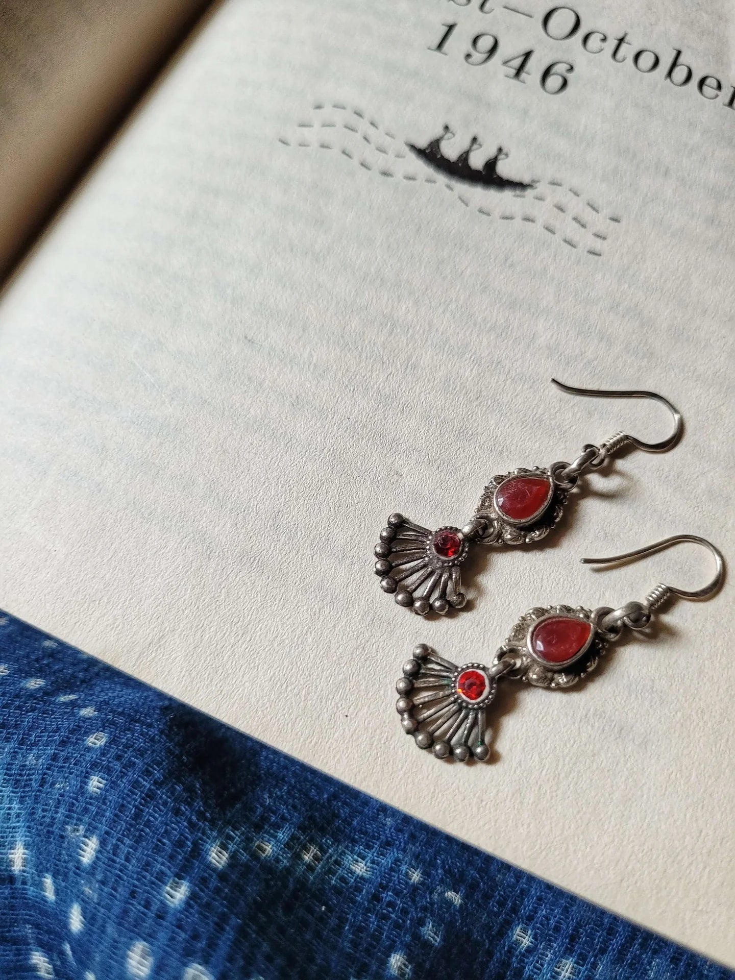 Clous d'oreilles en argent Peacock Grace Pearl