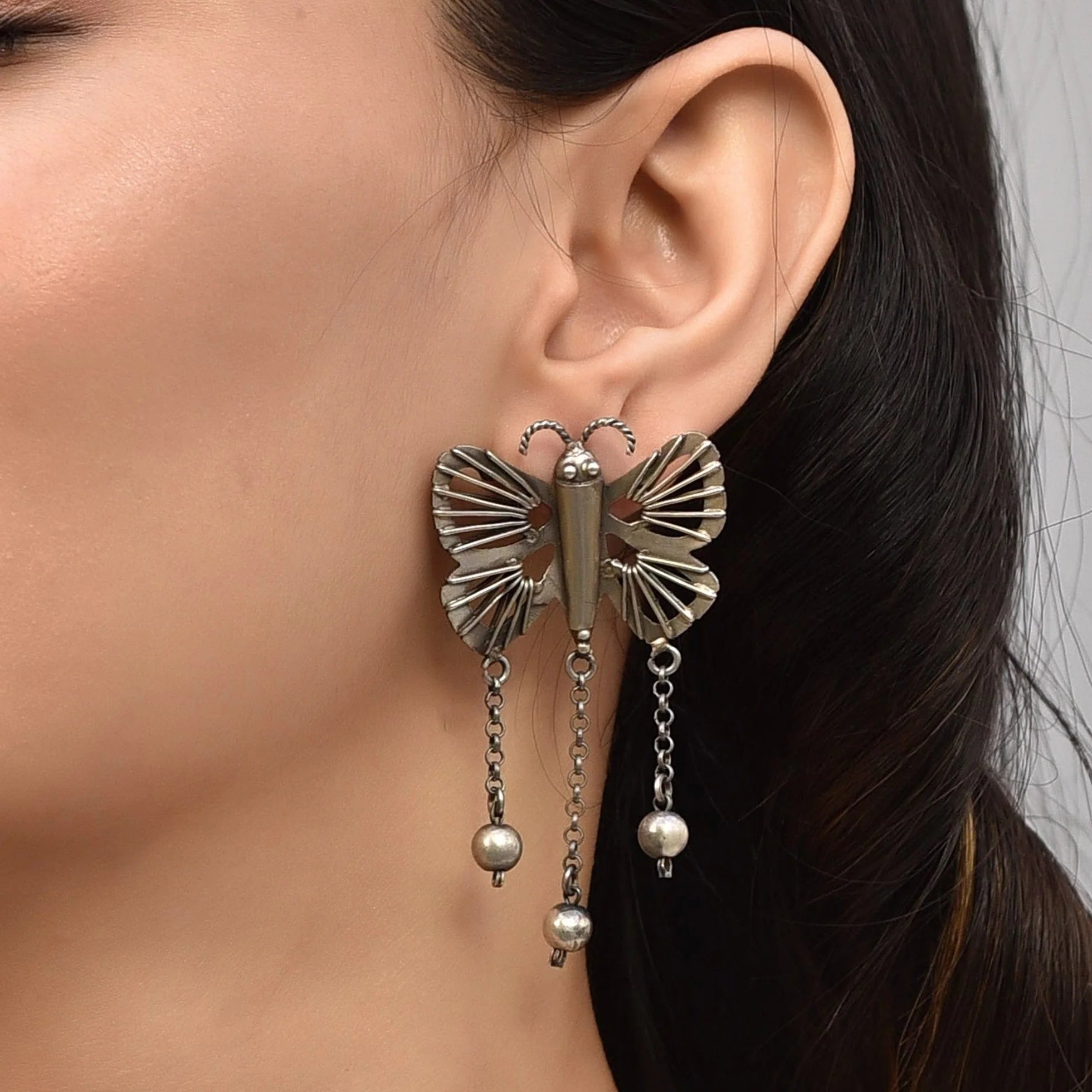 Gulzar Flutter Silver Earrings