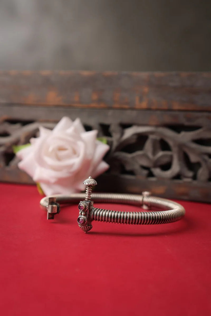 Velora Spiral Classic Cuff