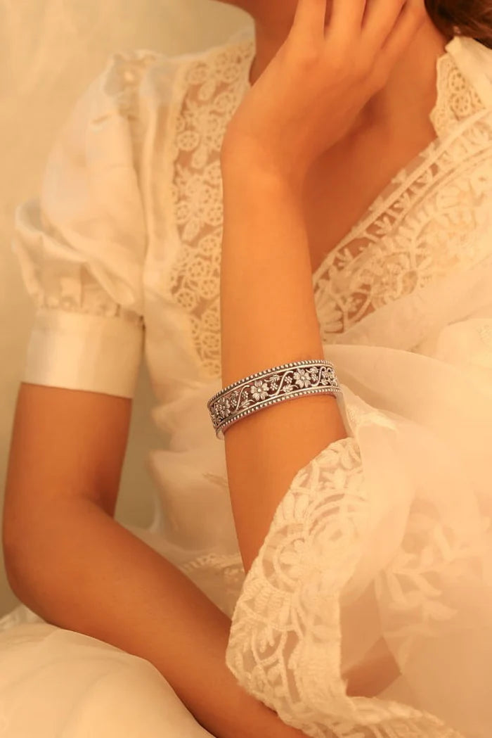 Isolde Leaflace Handcrafted Bangle
